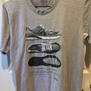 New Balance graphic tee with shoes Gray